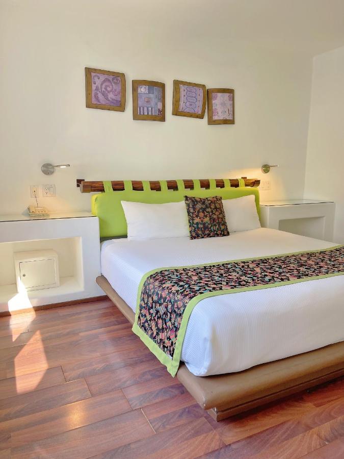 Seven Crown Express & Suites By Kavia Cabo San Lucas Exterior photo