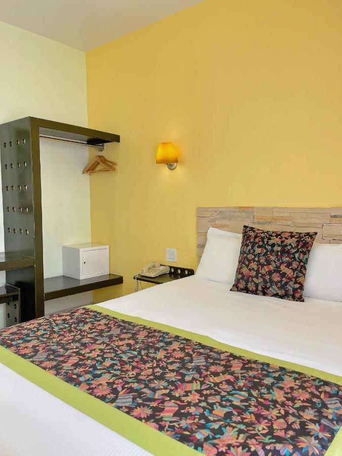 Seven Crown Express & Suites By Kavia Cabo San Lucas Exterior photo