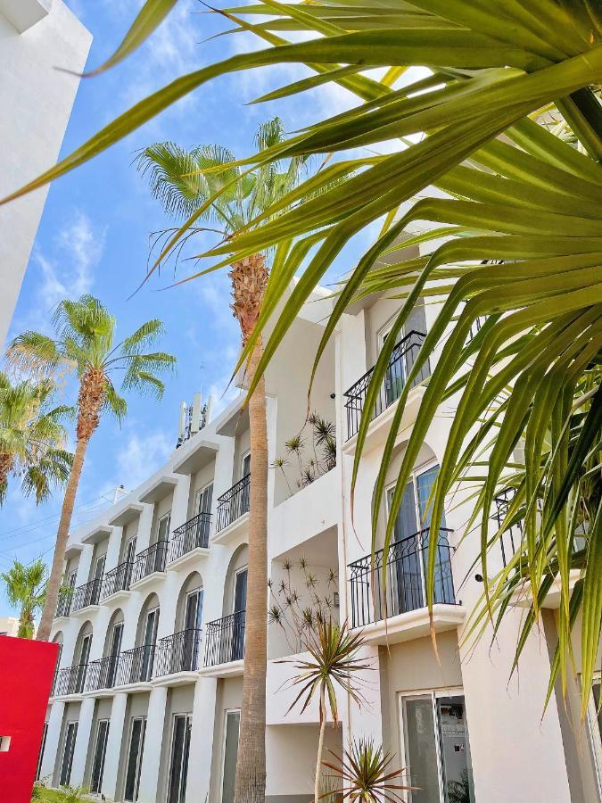 Seven Crown Express & Suites By Kavia Cabo San Lucas Exterior photo
