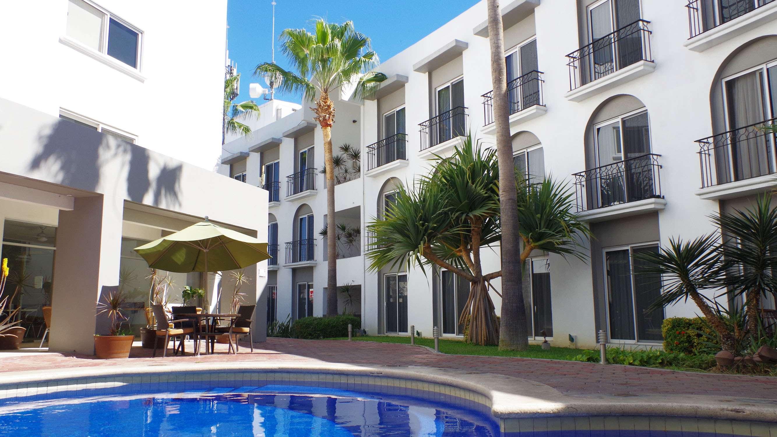 Seven Crown Express & Suites By Kavia Cabo San Lucas Exterior photo